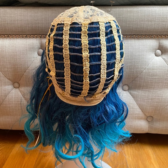 Blue-Aqua Ombré Mid Length Wavy Wig - Picture 5 of 9